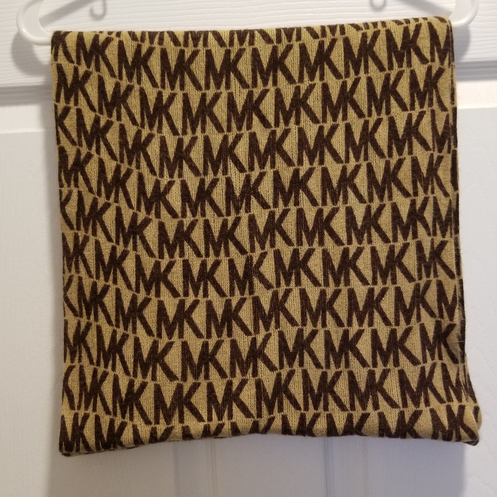 MICHAEL KORS INFINITY SCARF